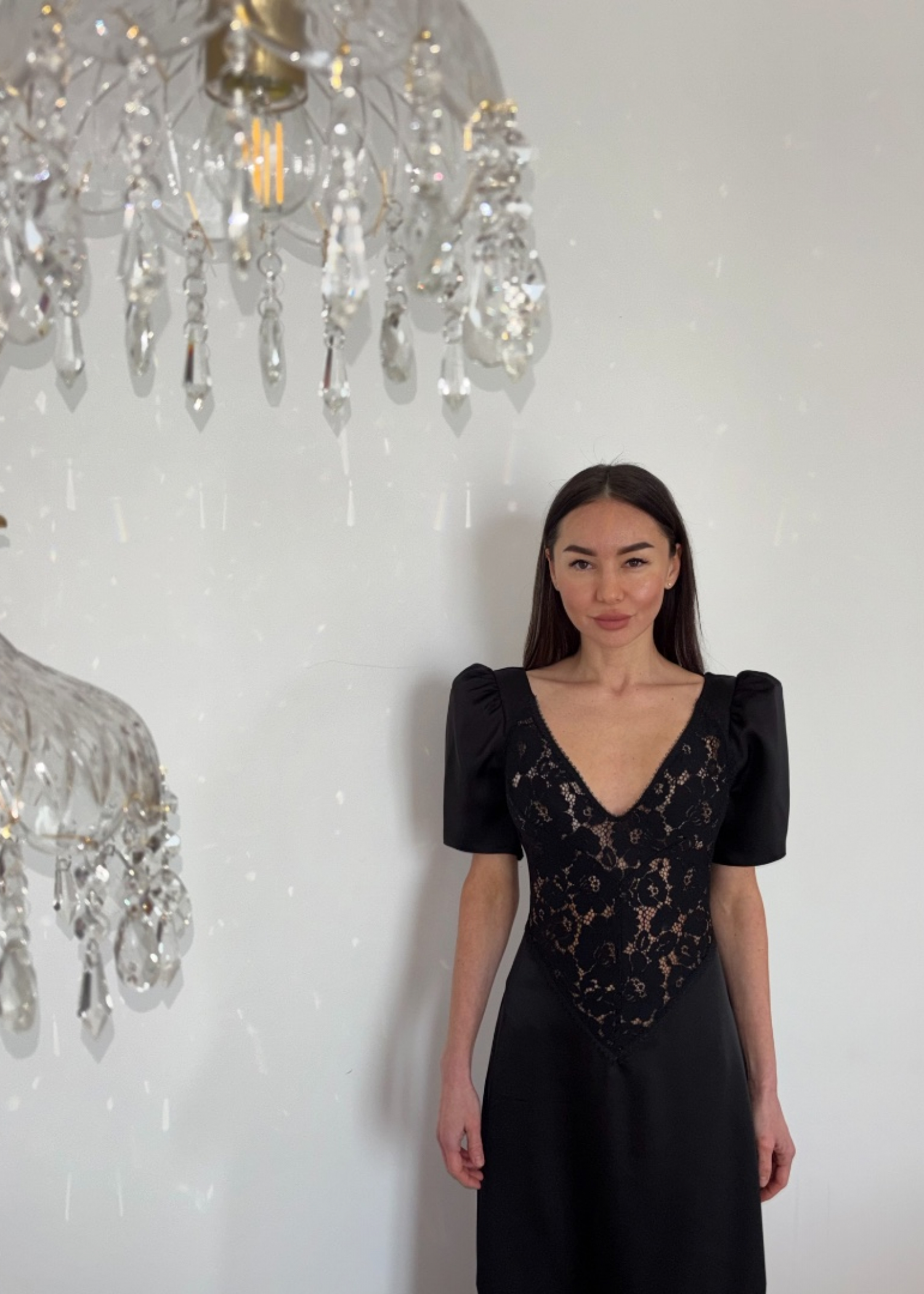 платье с кружевом