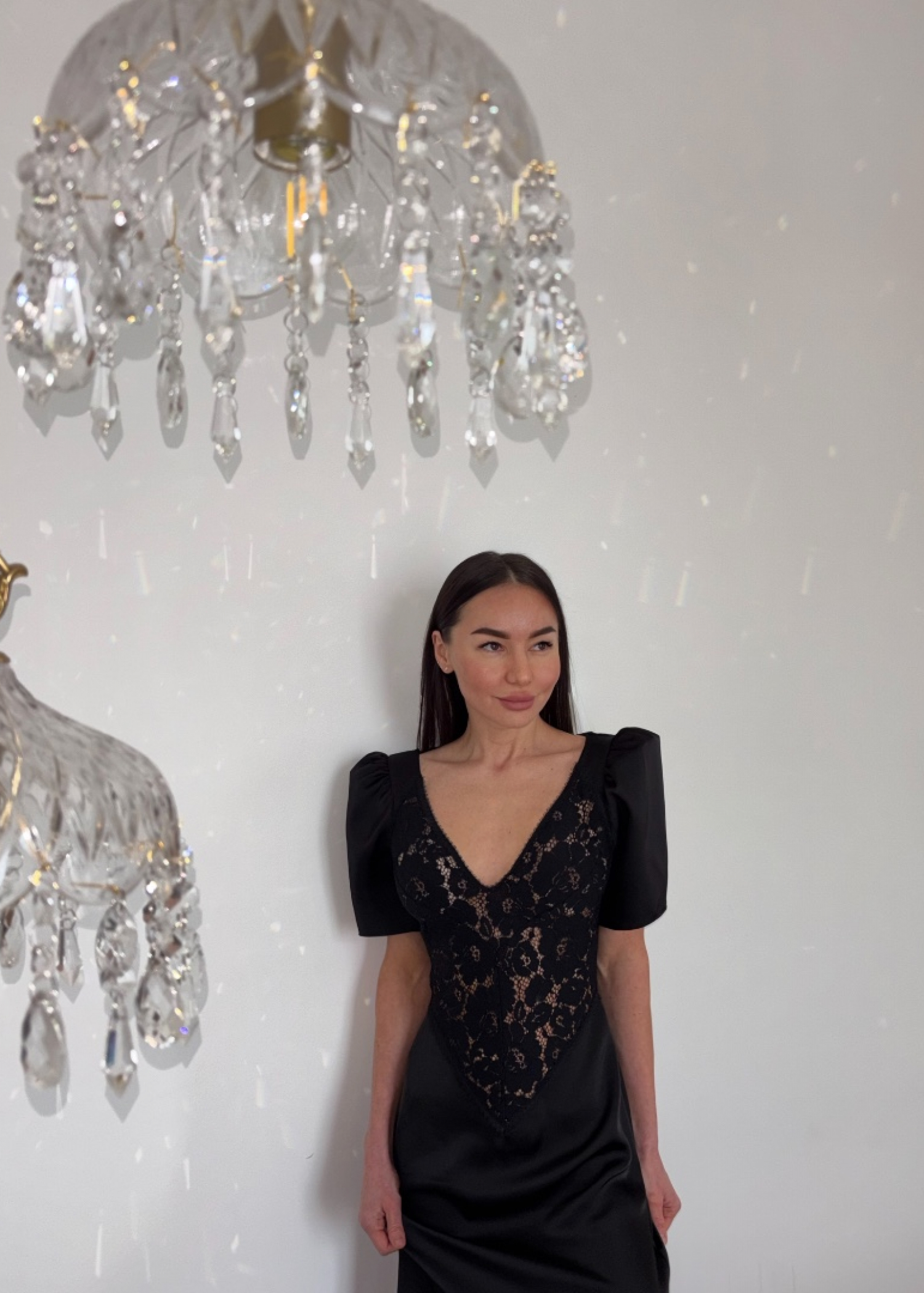 платье с кружевом