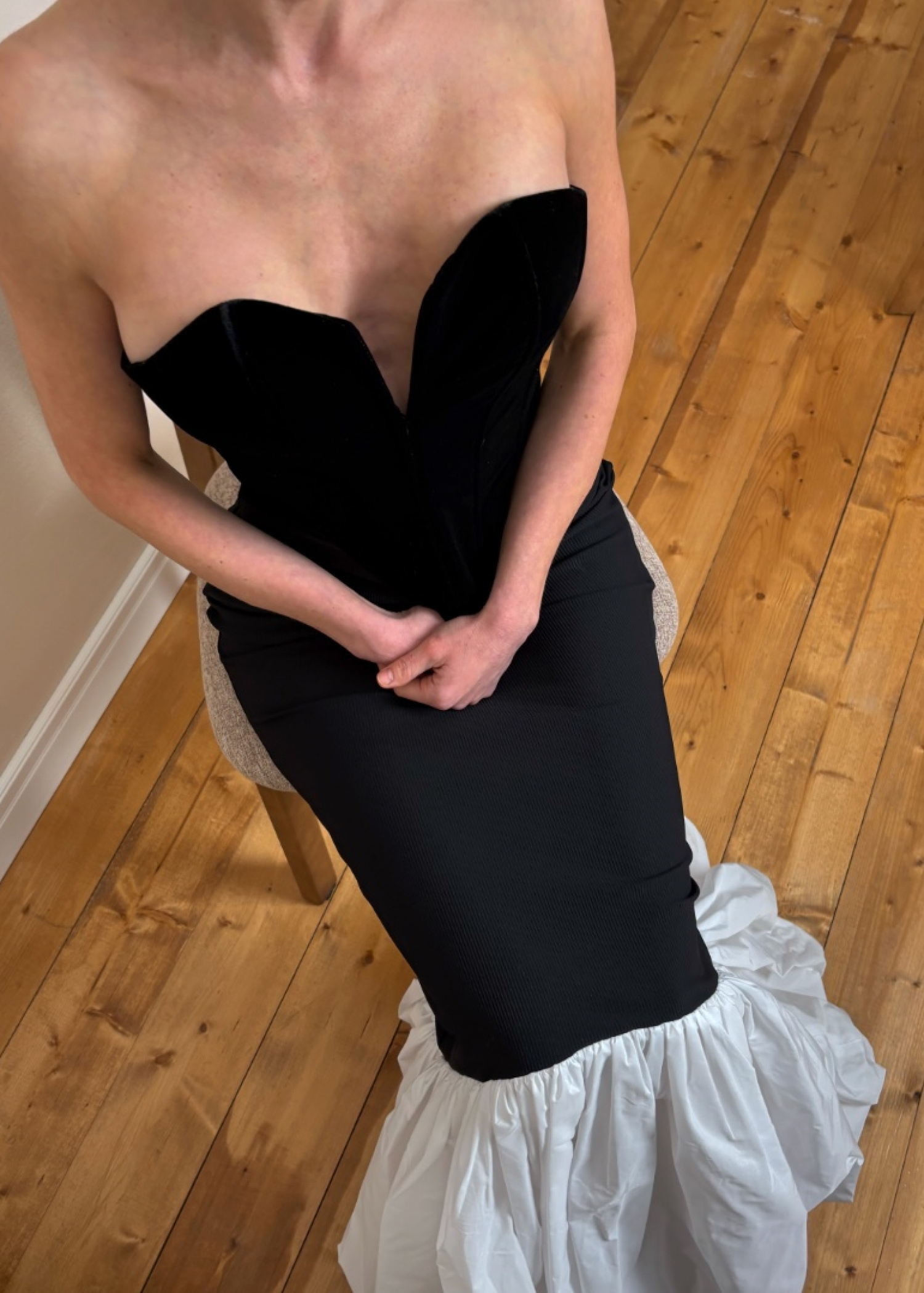 корсет с изящными изгибами, как и ты