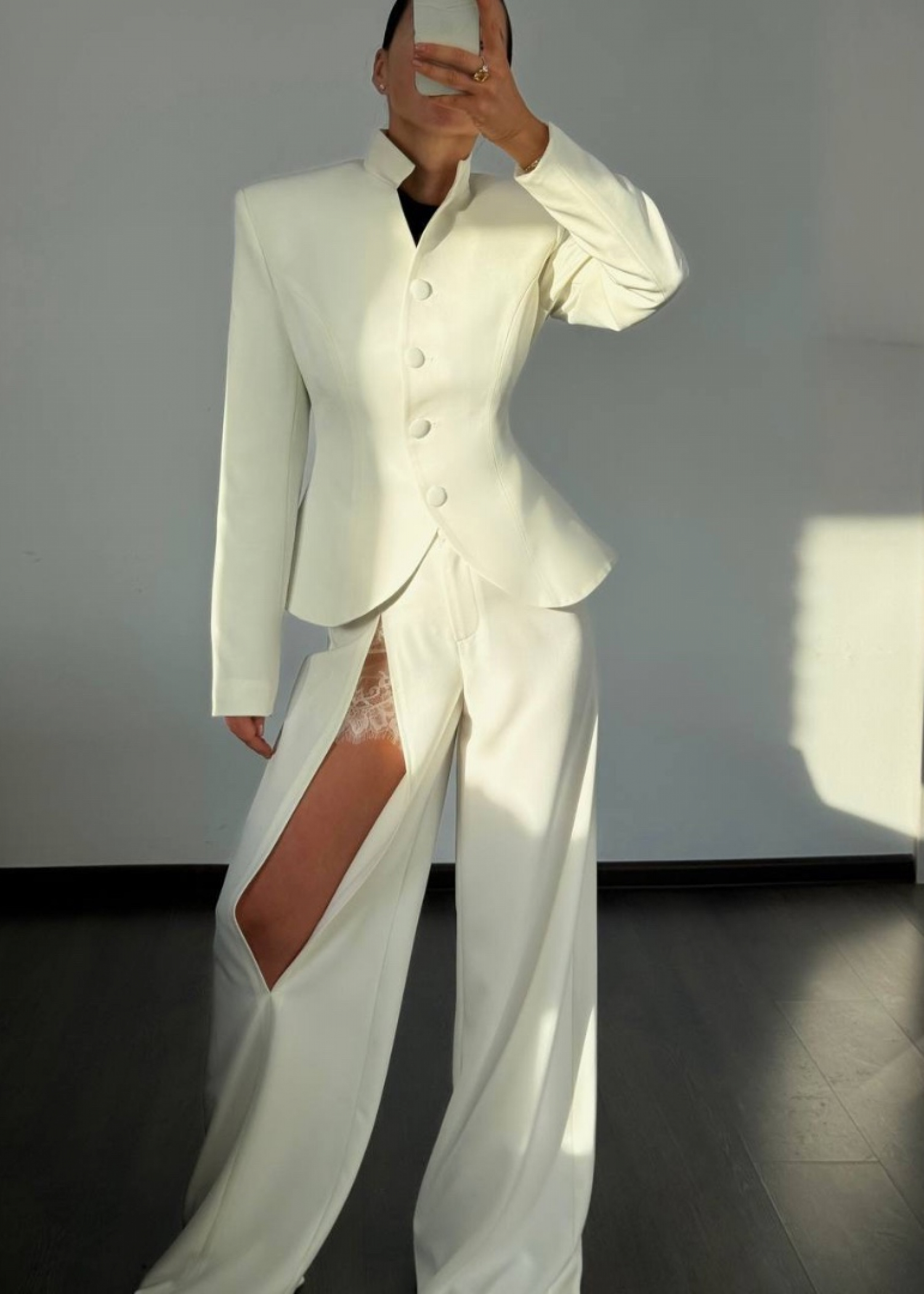 брюки с кружевом